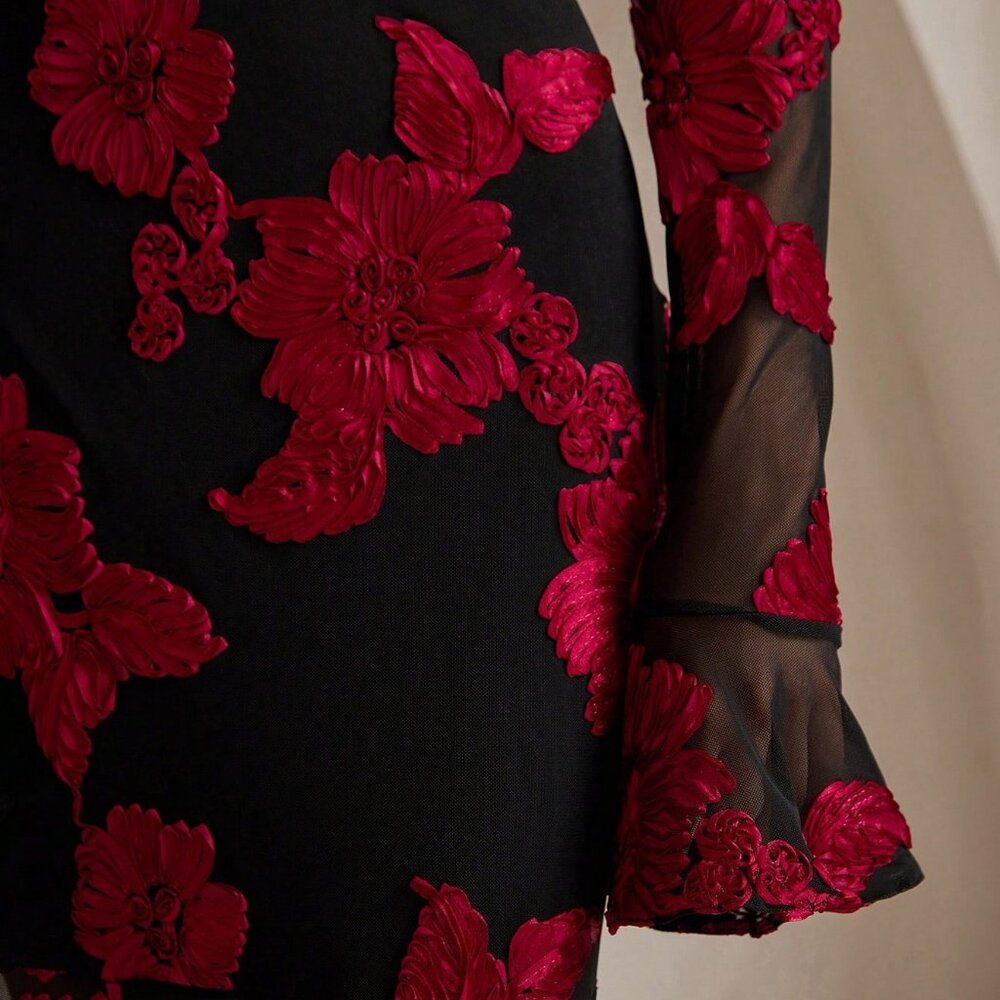 Red Romantic Elegant Women's Floral Embroidered Maxi Dress - Picture 8 of 11